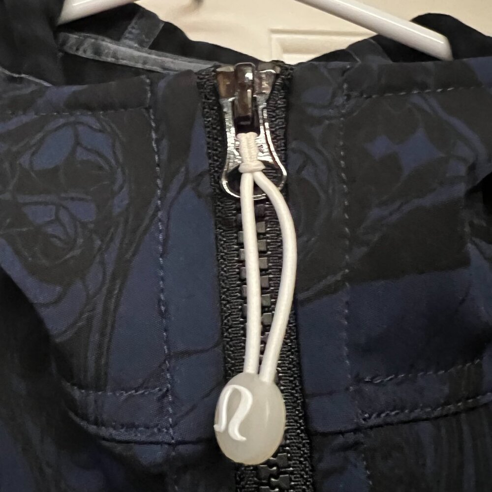EUC Lululemon Apres Yoga Jacket Dancers In The Snow *Rare -  (Size 6) - Picture 5 of 15